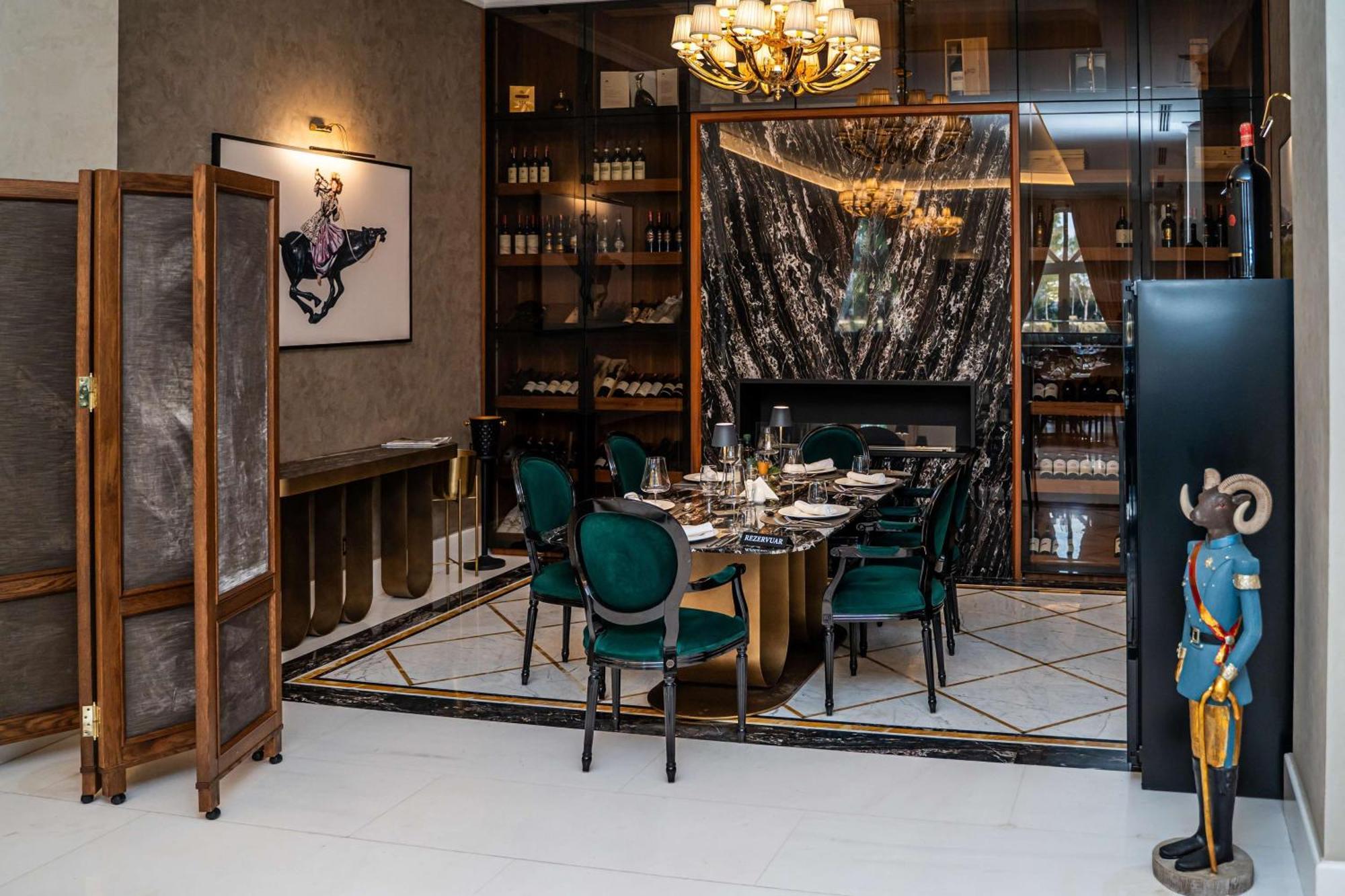Radisson Collection Morina Hotel, Tirana Hotell Selitë e Vogël