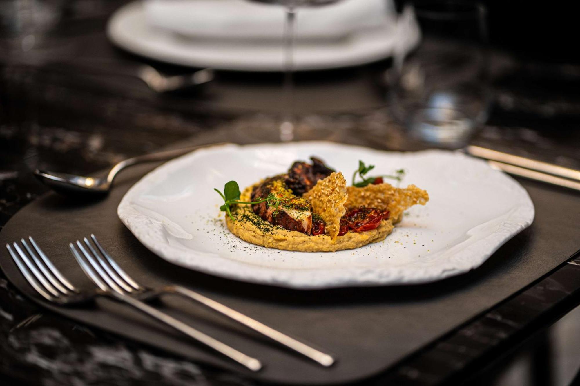 Radisson Collection Morina Hotel, Tirana 4* Tirana